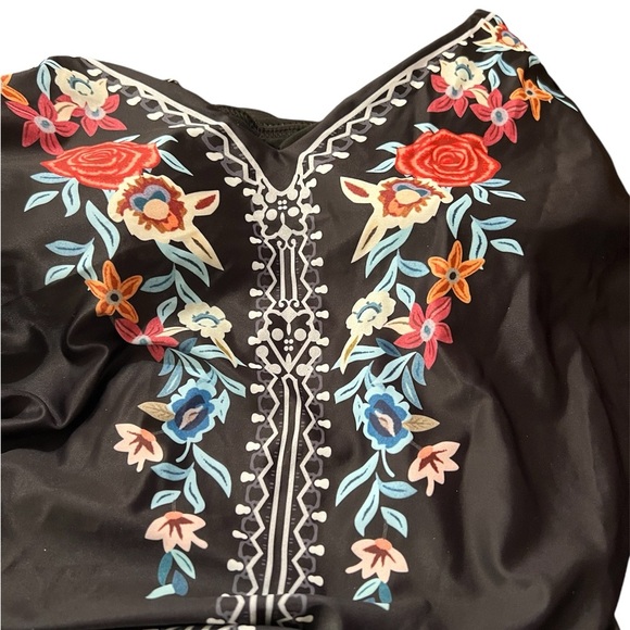 Plus Size Meliflo Women’s Embroidered Boho Tanki size 2 X - Picture 3 of 4